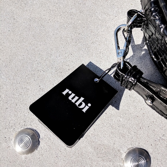 Luxe Crossbody Bag🛍️ - Picture 5 of 8